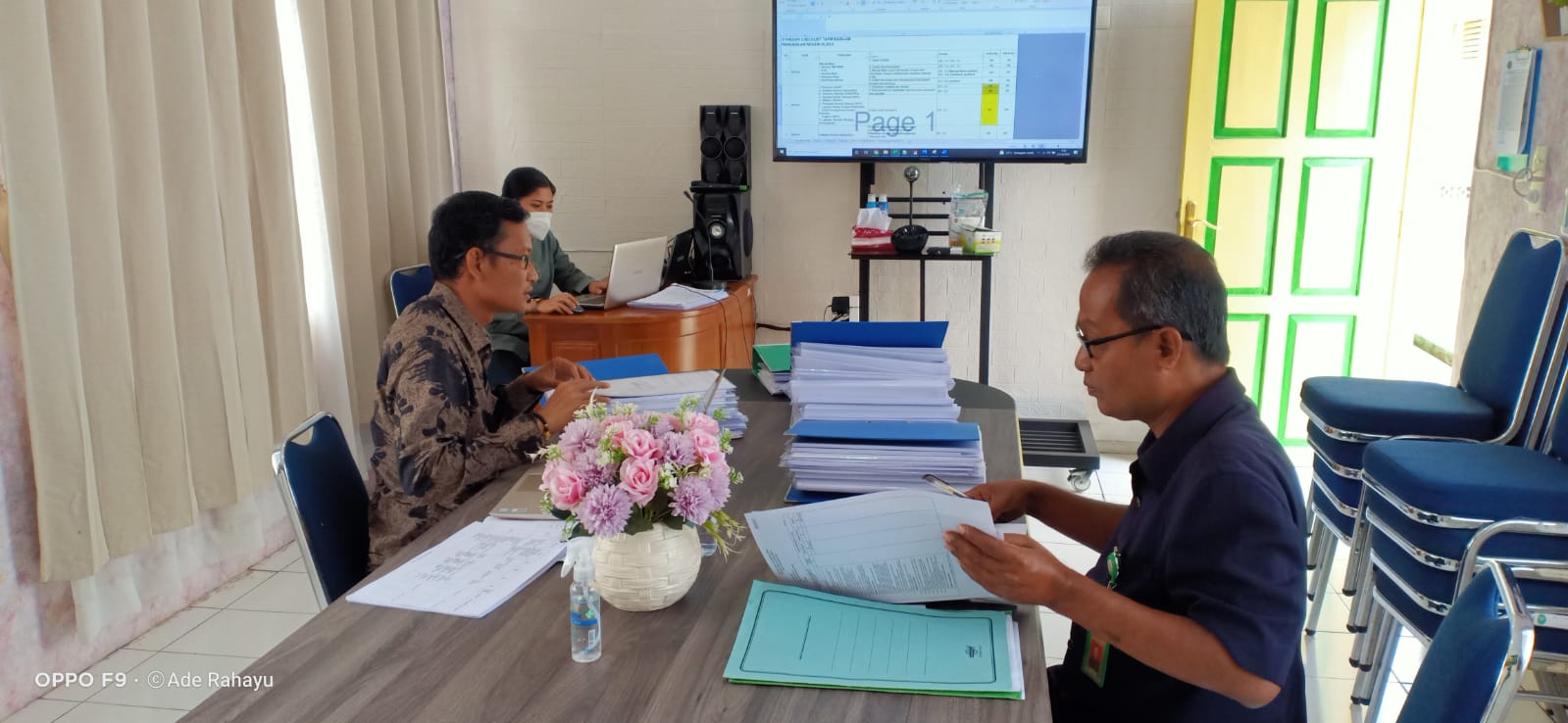 Ketua Pengadilan Negeri Sungai Penuh Mengecek Kelangkapan Dokumen APM